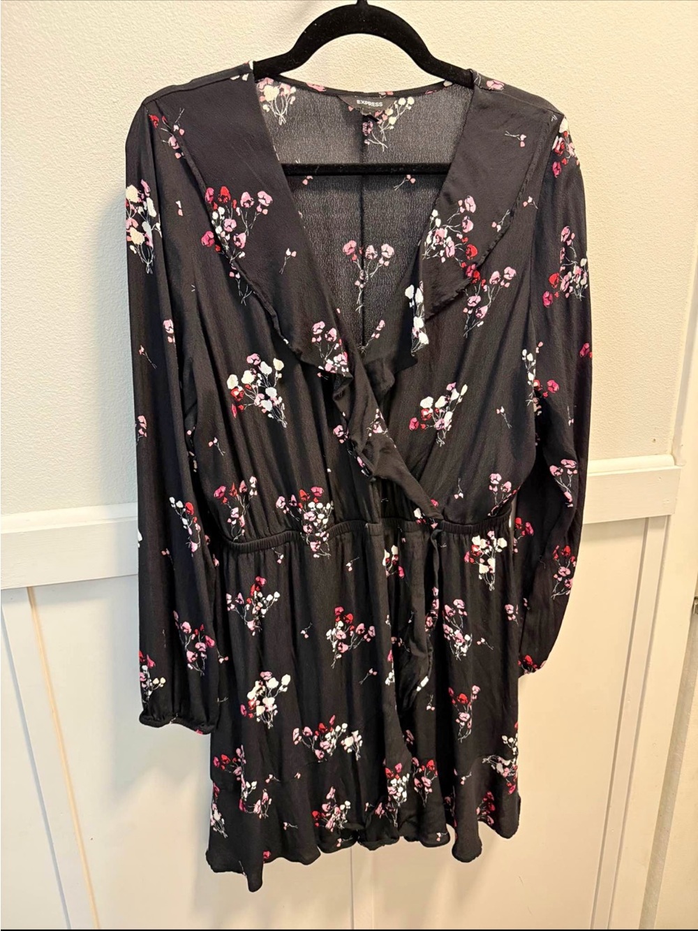 Express Floral Black Romper – Size Large